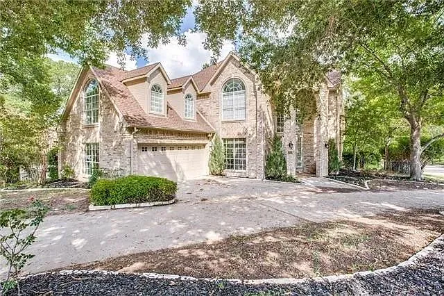 3 bed, 3.0 bath, 1200 sqft, $2,300 — Photo 1