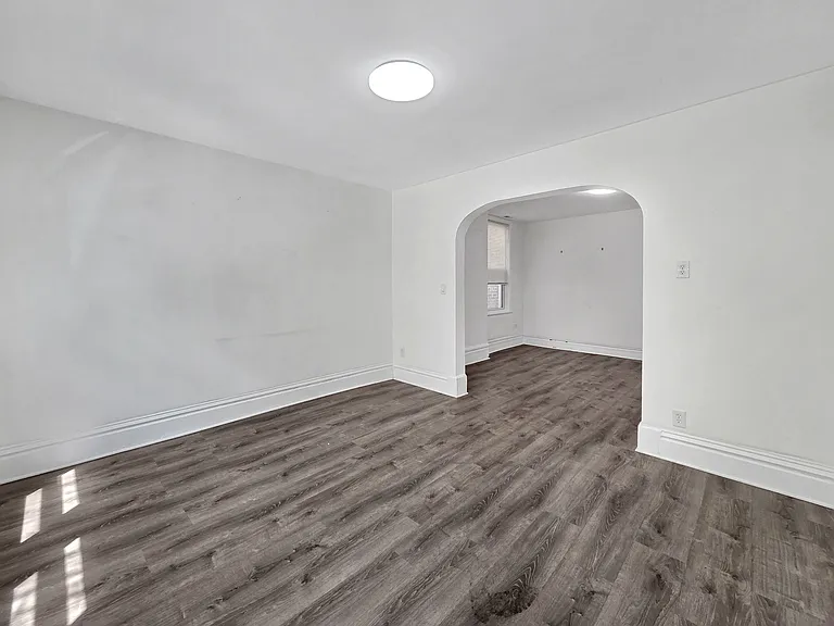 1712 W 35th St #2F — Photo 2
