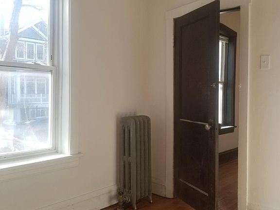 3rd image of 2142 W Berteau Ave #1S