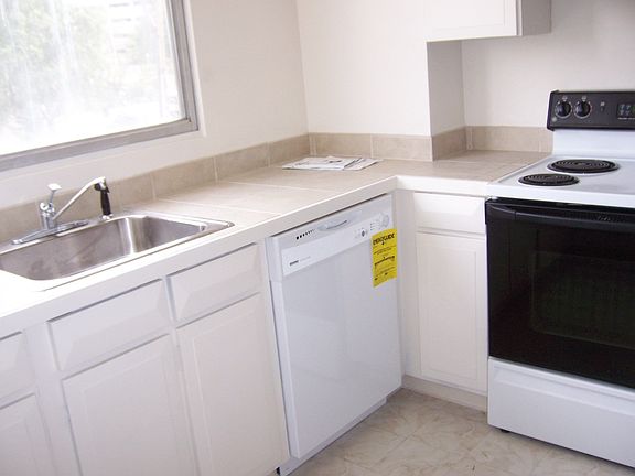 3rd image of 1155 Ash St APT 301