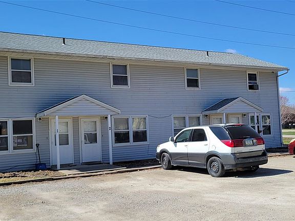 2nd image of 695 W Pine St