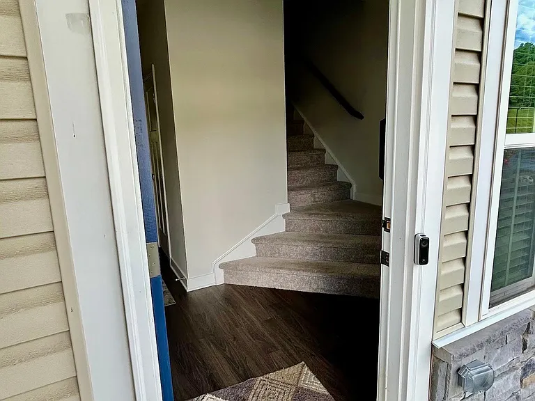 210 Chase Dr — Photo 3
