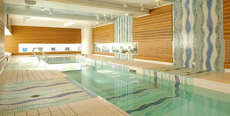 Sold by R New York | media 9