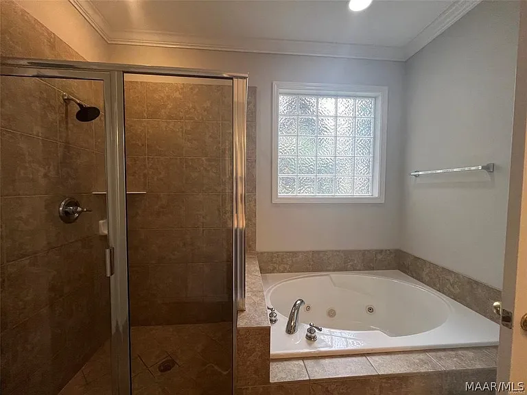 9515 Helmsley Cir — Photo 12