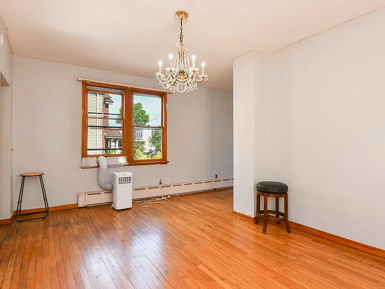 241 Maple St — Photo 9