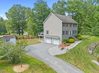 11 Village Ln, Haverhill, MA 01832