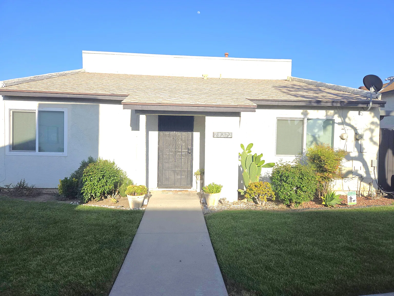 2 bed, 940 sqft, $2,000 — Photo 1