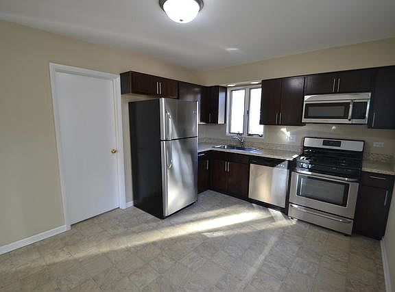 4th image of 704 W Vermont St