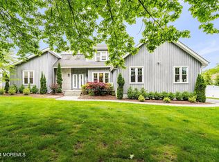14 Cloverleaf Dr, Marlboro, NJ 07746