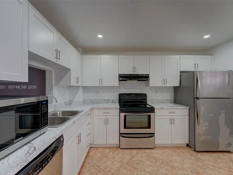 1200 NW 87th Ave #410 — Photo 11