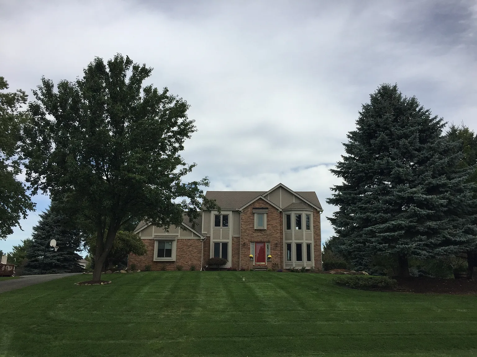 1683 Clover Ridge Dr photo 1