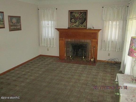 5th image of 909 Flat St NE