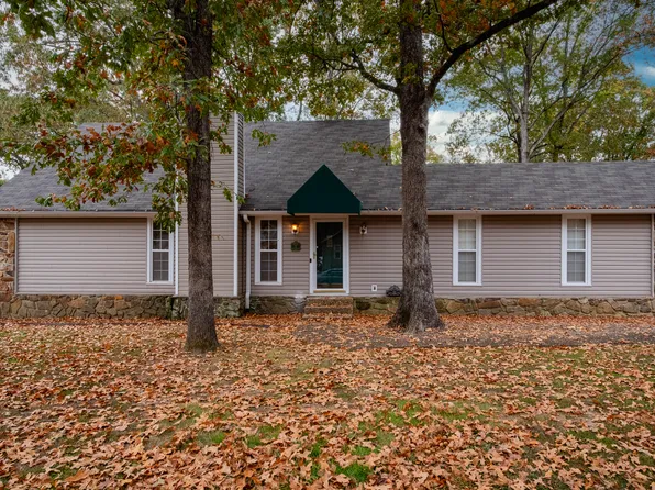 2 Hickory Ln, Maumelle, AR 72113
