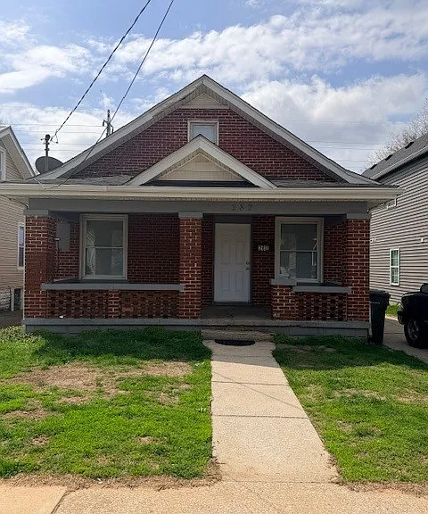 282 E Loudon Ave — Photo 1