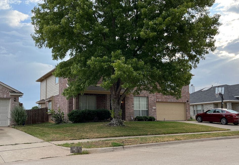 2nd image of 1625 Meadowview Dr
