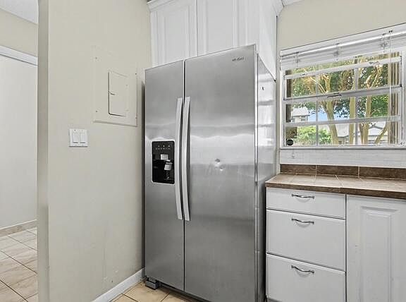 4th image of 8327 Fairway Rd #8327
