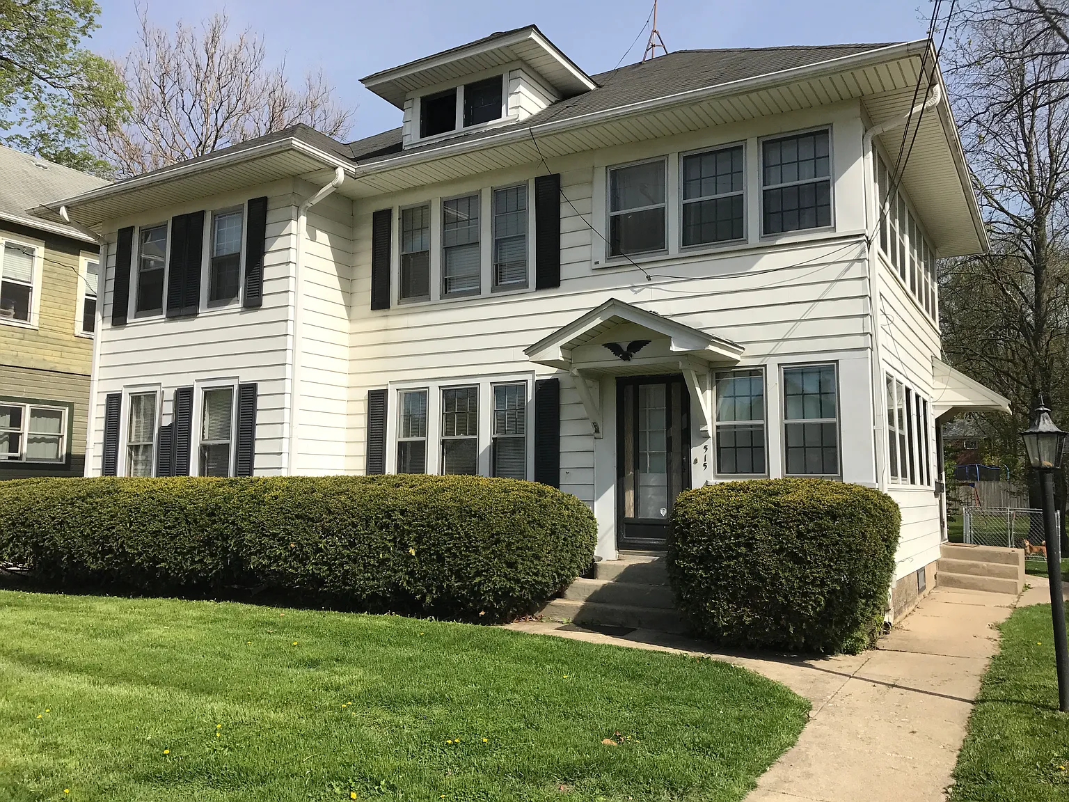515 Houston St photo 1
