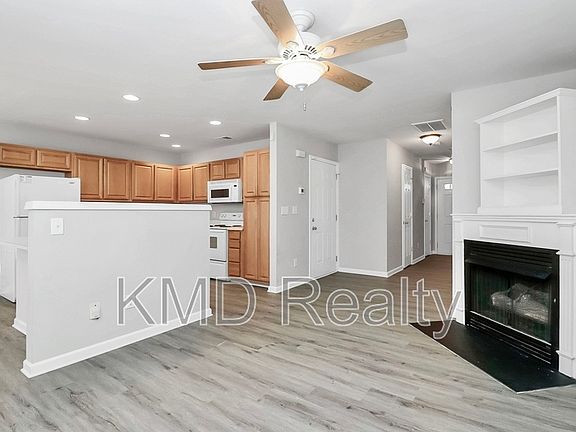 3rd image of 11164 Saintsbury Pl