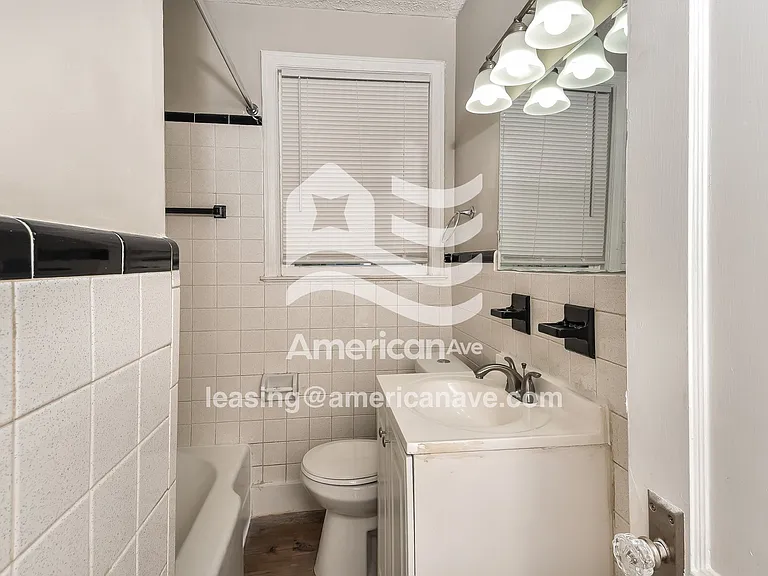 15881_011_wm_-_main_bathroom_13369203.jpg