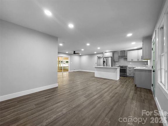 4th image of 2117 Emma Cir