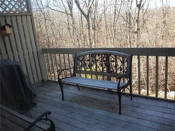 3rd image of 26 Trellis Dr
