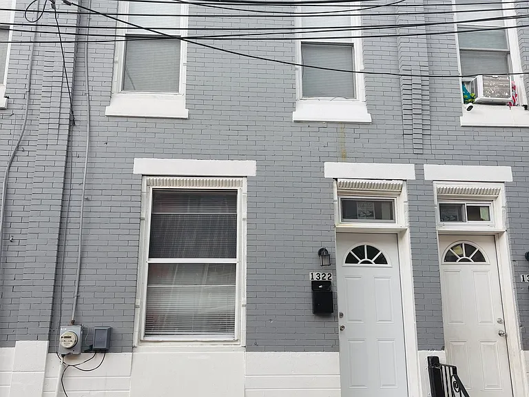 1324 Victoria St — Photo 1