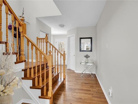 4th image of 22 Dahlia St