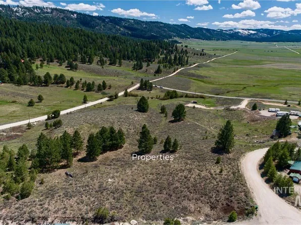 135/137 Skidoo Pl, Cascade, ID 83611