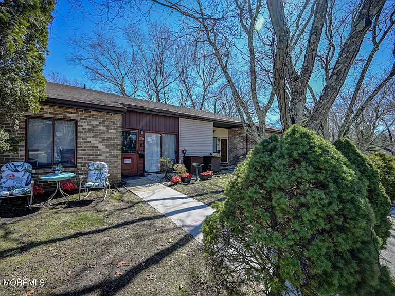88 Arrowood Rd #B — Photo 3
