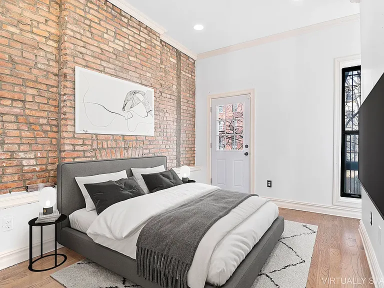 829 Putnam Ave #2 — Photo 4
