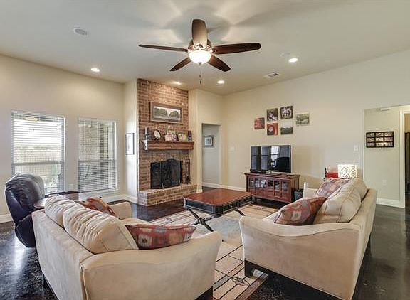 5th image of 626 Indian Blanket St