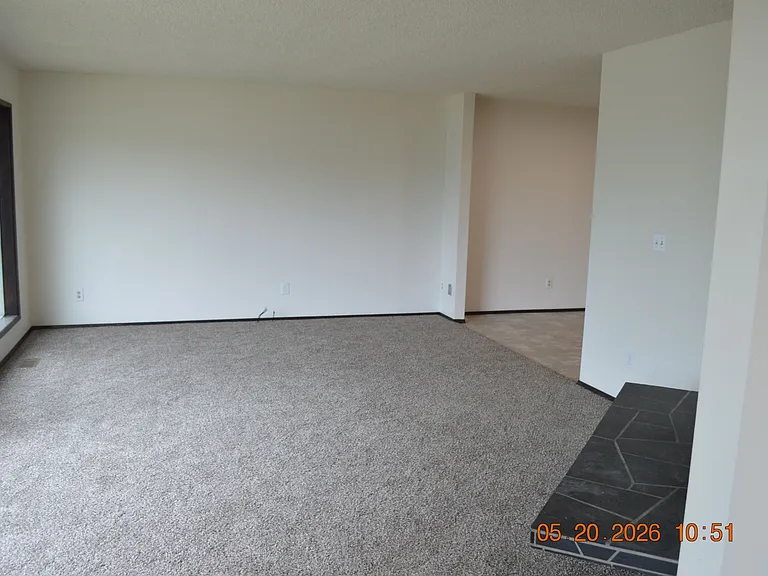 215 SW 3rd St — Photo 5