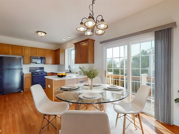 4th image of 3 Melrose Ct #15