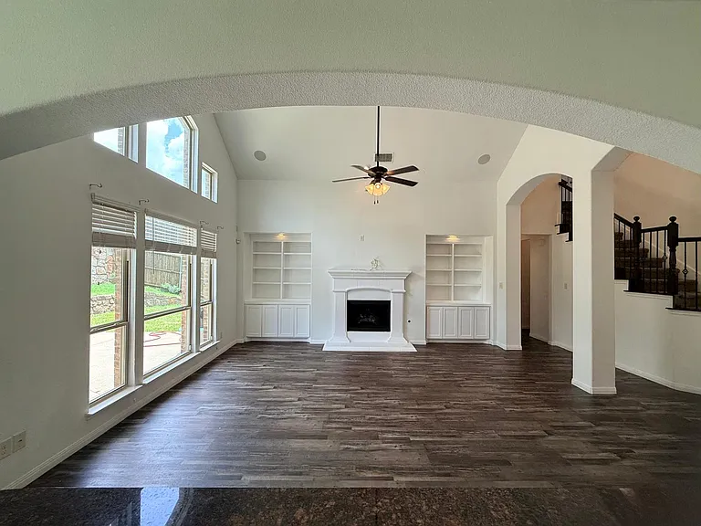 160 Stevenson Dr — Photo 13
