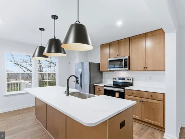 143 Homestead Dr, Hanover, PA 17331