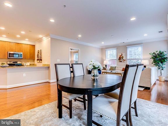 4th image of 1115 Cameron St Unit 204