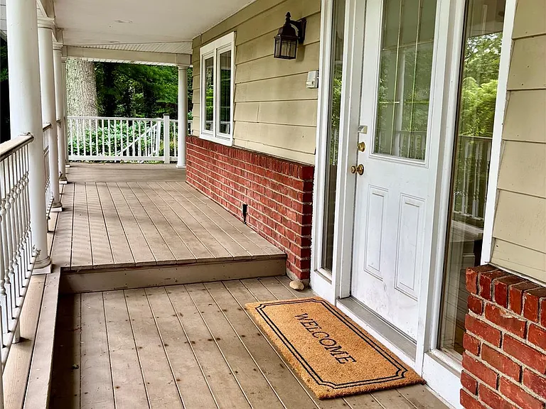 108 Old Country Rd — Photo 2