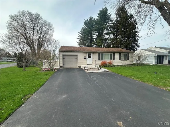 98 Hier Ave, North Syracuse, NY 13212