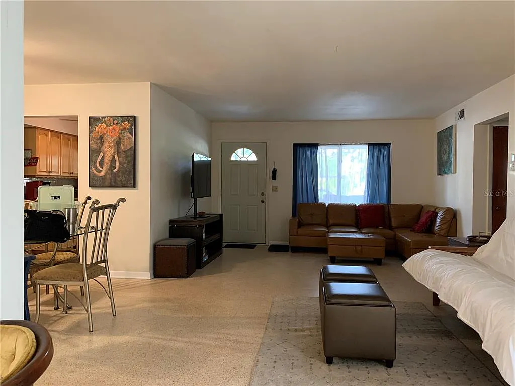 2 bed, 1.5 bath, 2074 sqft, $2,700 — Photo 3