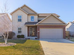 1034 Homestead Dr, Bloomington, IL 61705