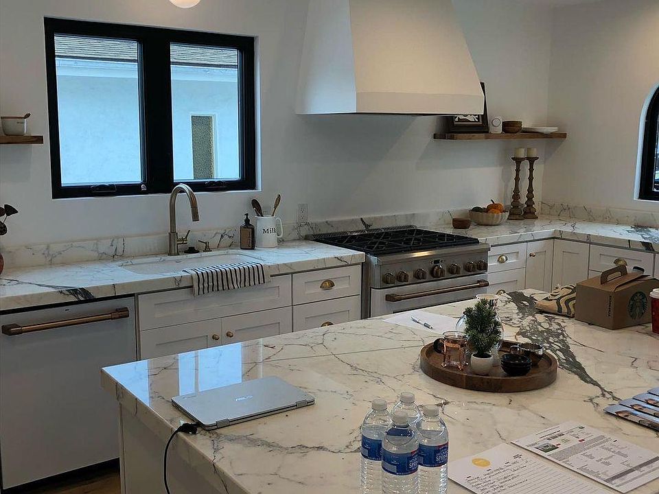 1st image of 5360 Hobart Ave #2236