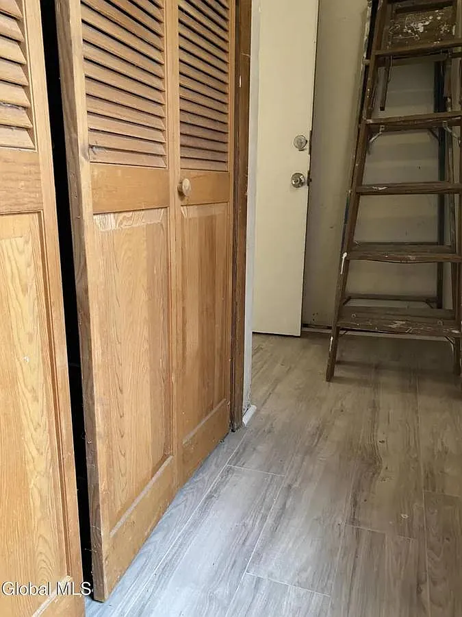 3 bed, $1,600 — Photo 3