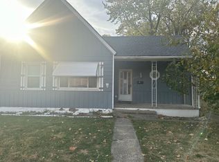 1027 N 15th St, Springfield, IL 62702