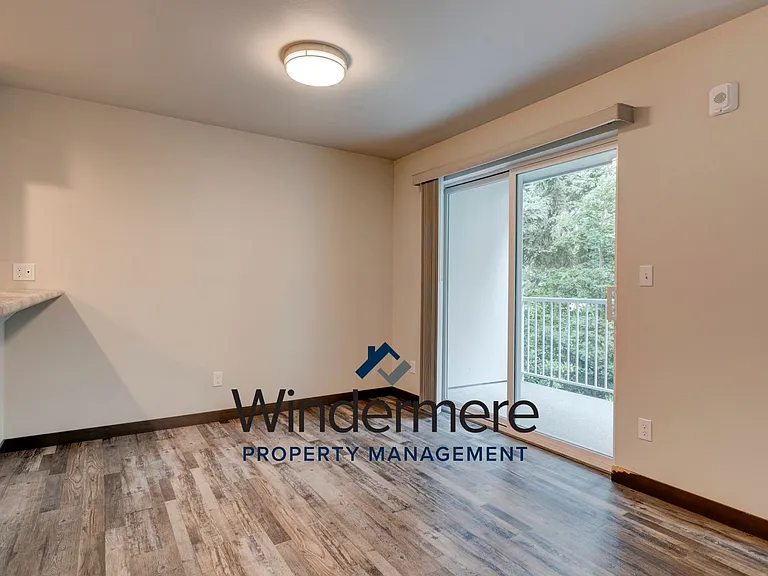 1621 SW Mulberry Pl #D102 — Photo 4