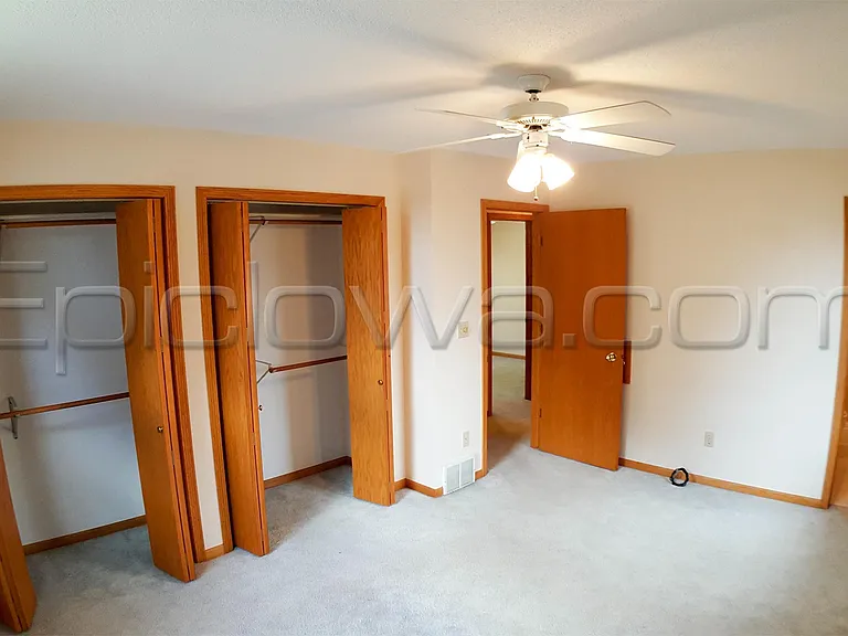 1504 Brookdale Ln NE — Photo 5