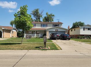 4615 Fox Hill Dr, Sterling Heights, MI 48310