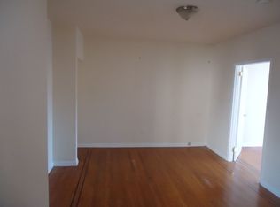3277 32nd St #4F, Astoria, NY 11106