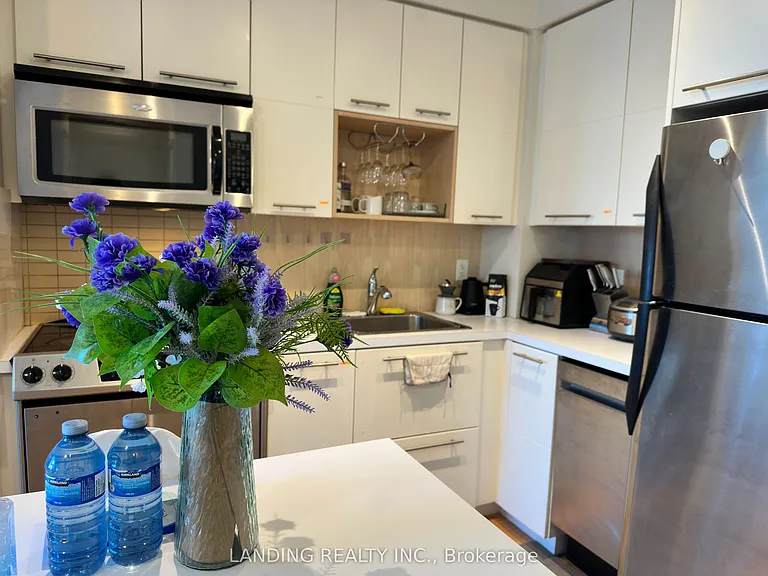 21 Carlton St #3404 — Photo 11