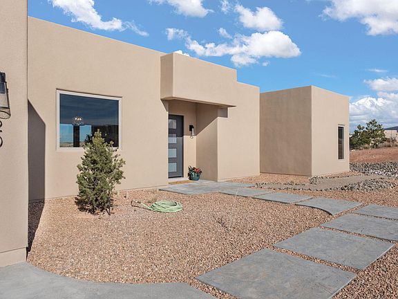5th image of 20 Mimbres Ct
