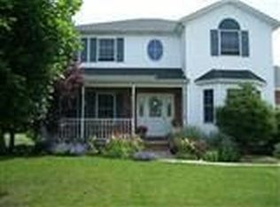 697 Wood Ridge Rd, Geneva, OH 44041